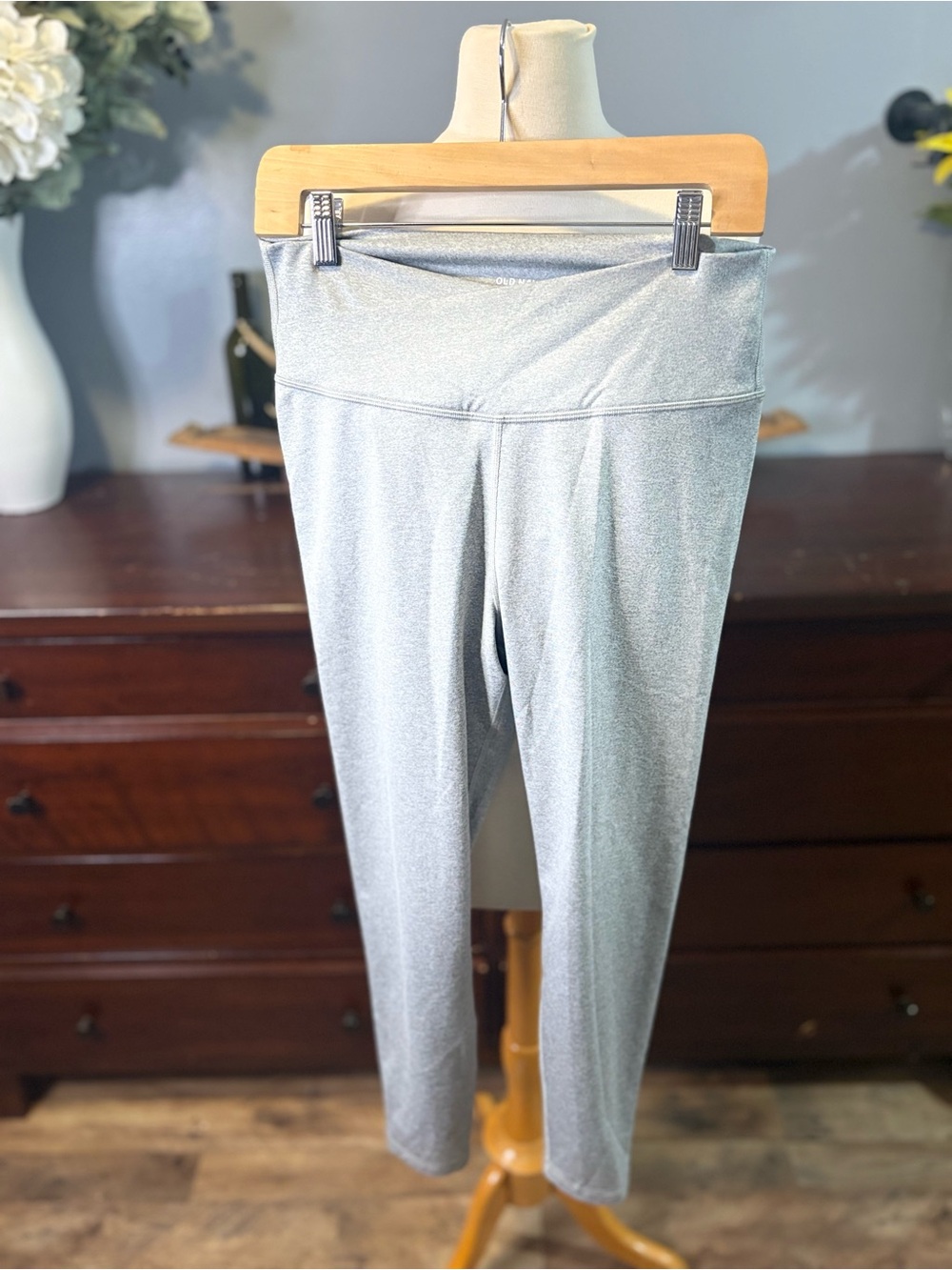 Old Navy Silver Shimmer High-Rise Leggings